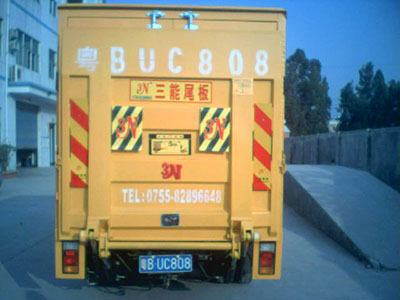 有尾板公告的藍牌貨車，為物流行業帶來新變革